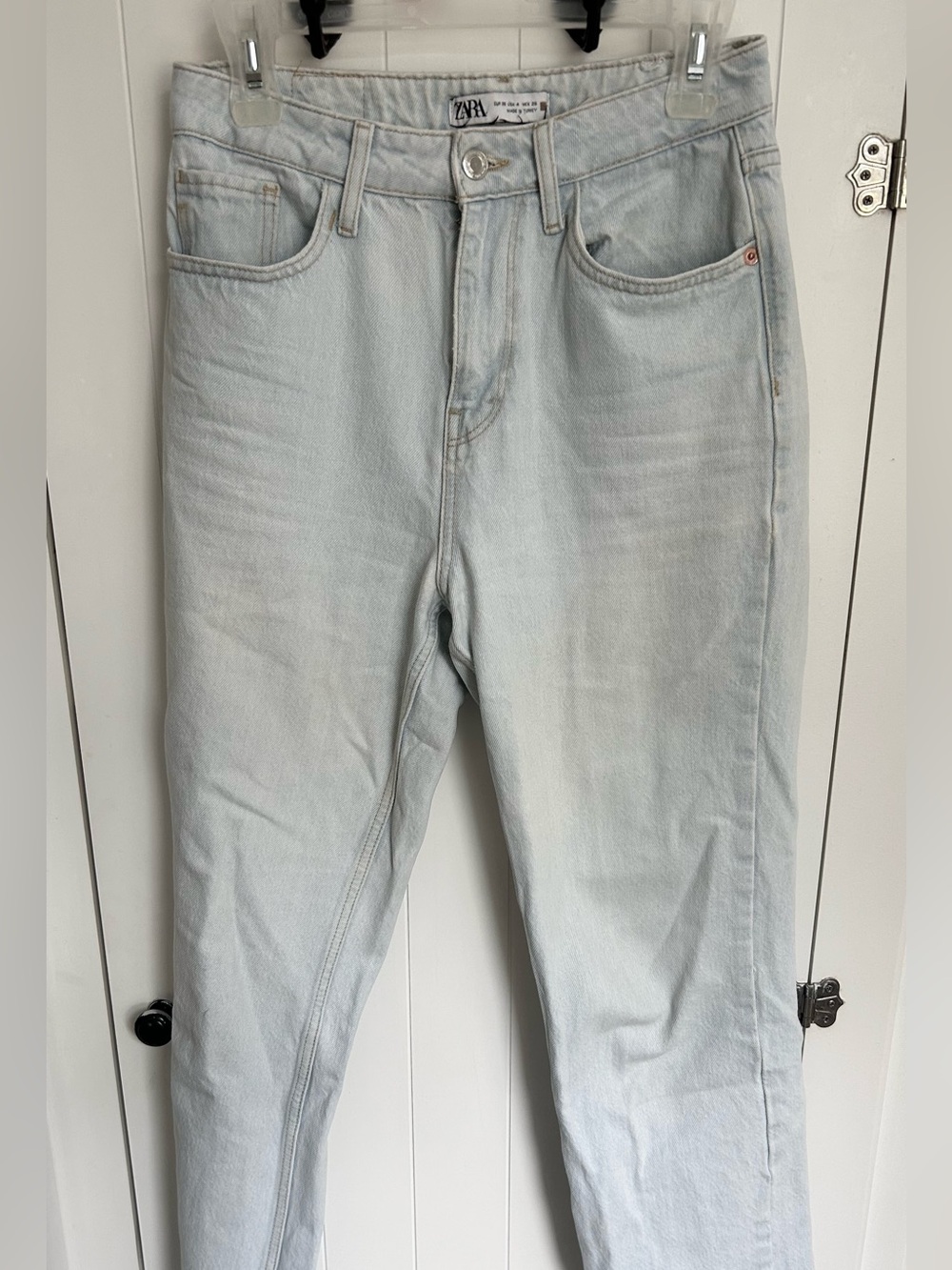 Zara Women’s Slim-Straight Jeans Raw Hem Size 4 High Rise in Pale Blue